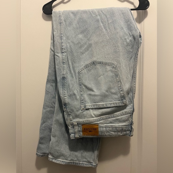 Hollister Ultra HW 90s Straight Jeans - Picture 1 of 4